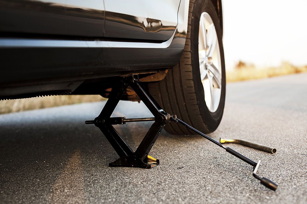 Comment changer une roue de voiture