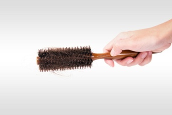 Comment nettoyer une brosse à cheveux ?